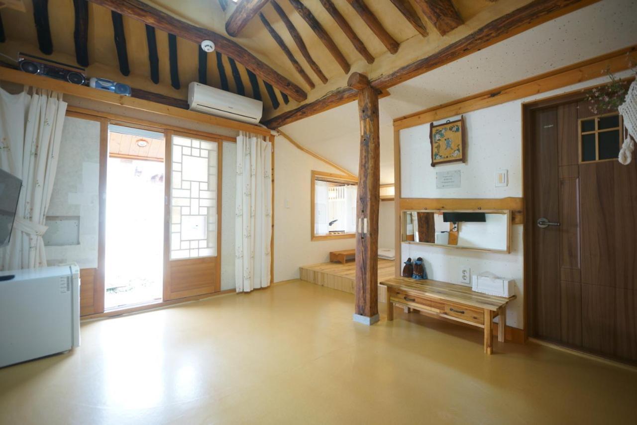 Hanok Madang Villa Jeonju Exterior foto